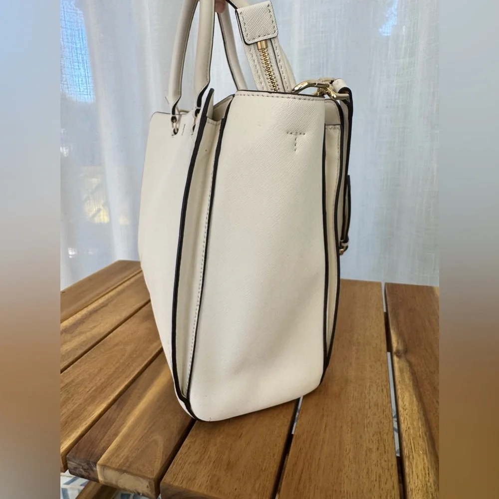 Tory Burch Robinson Large Zip Tote Ivory Saffiano Leather Satchel Crossbody Bag